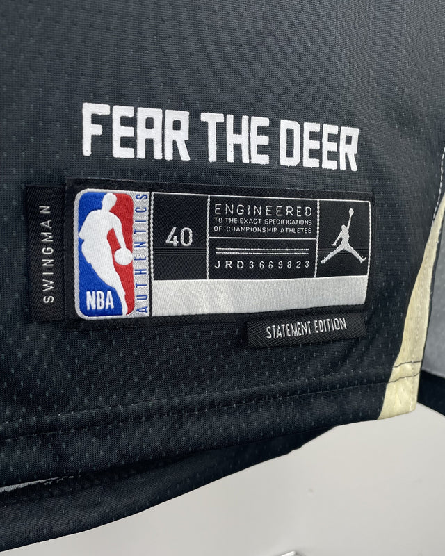 LILLARD DAMIAN (MIL)