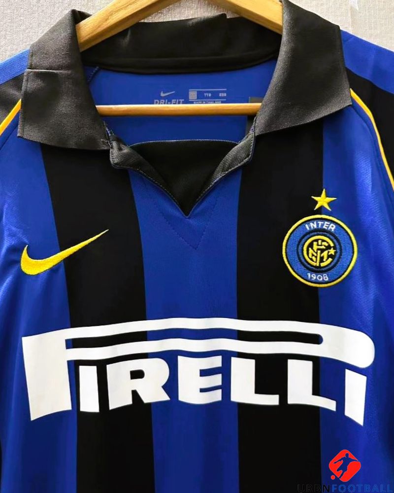 RONALDO 2001-02 (Int)