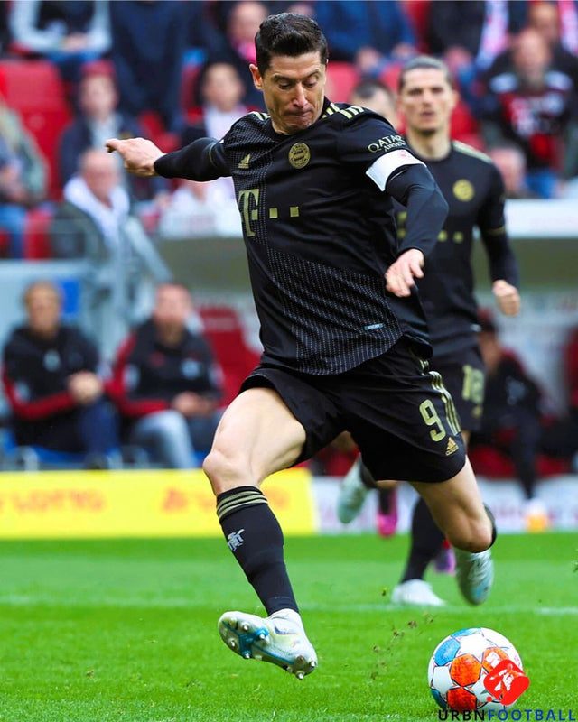 LEWANDOWSKI ROBERT 2021-22 (Bay M)