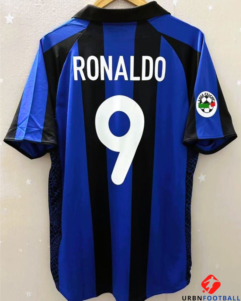 RONALDO 2001-02 (Int)