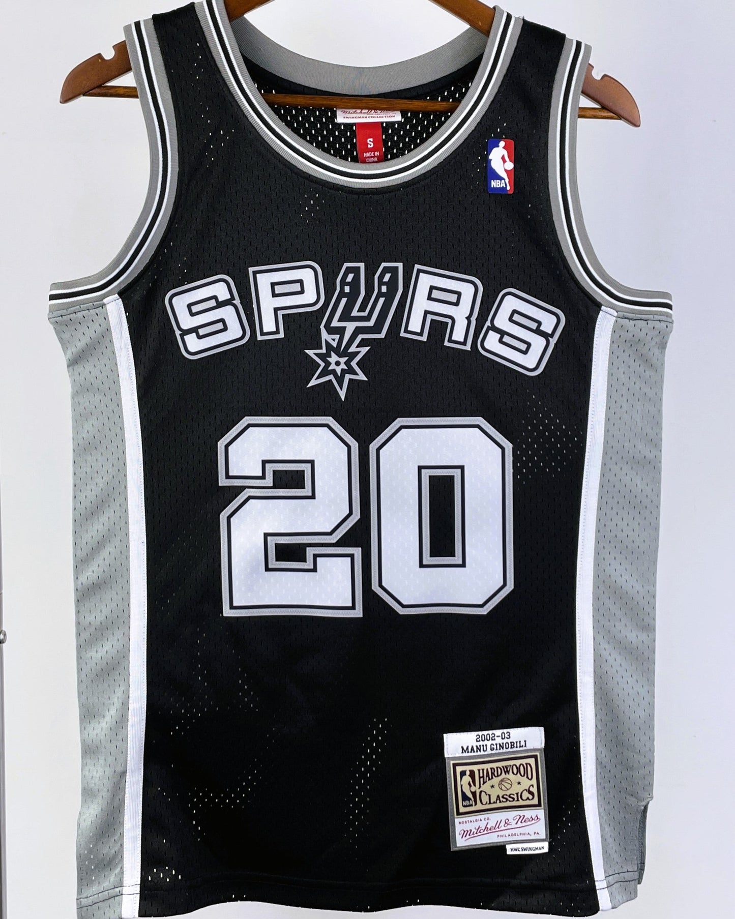 GINOBILI MANUEL (SAS)