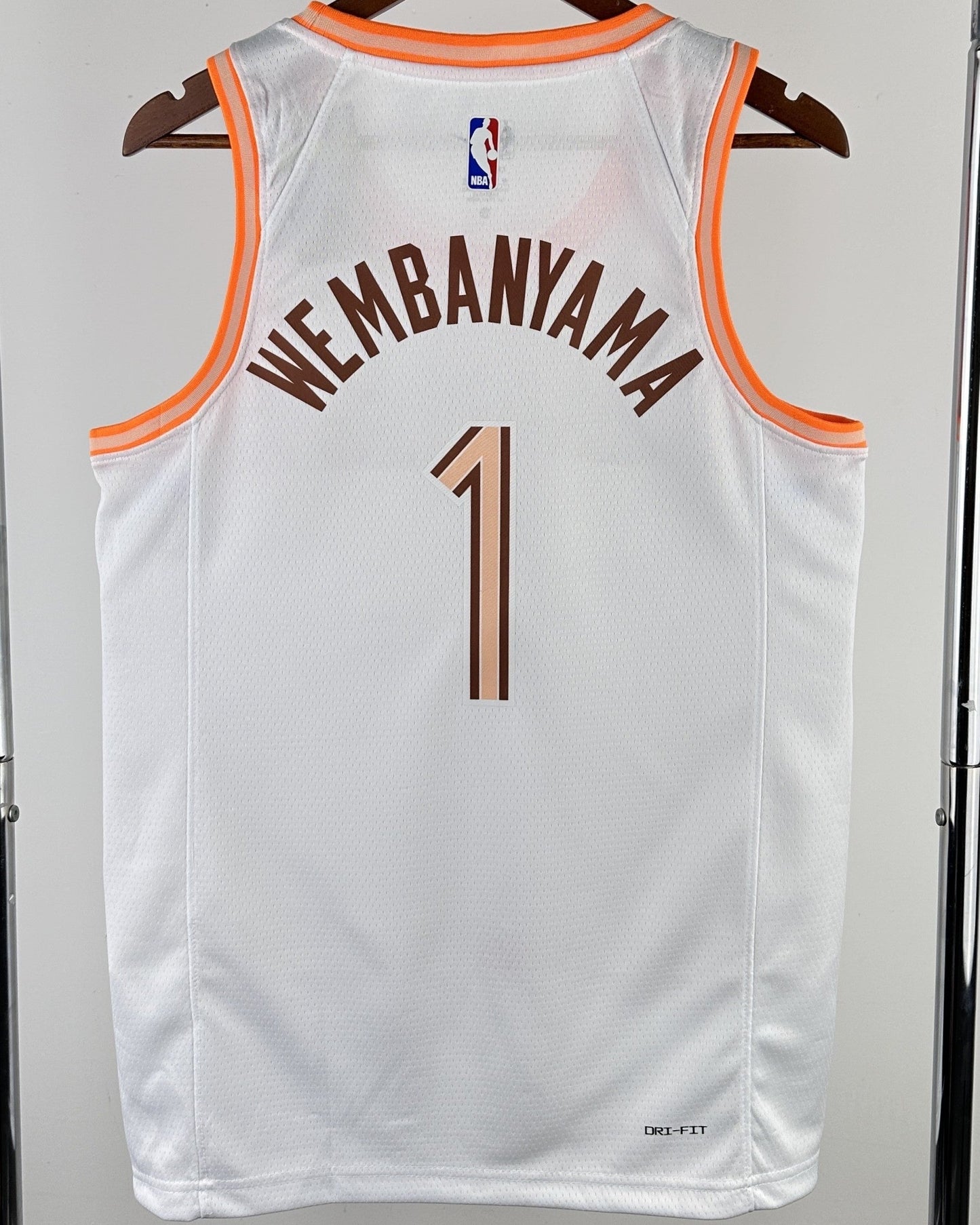 WEMBANYAMA VICTOR (SAS)