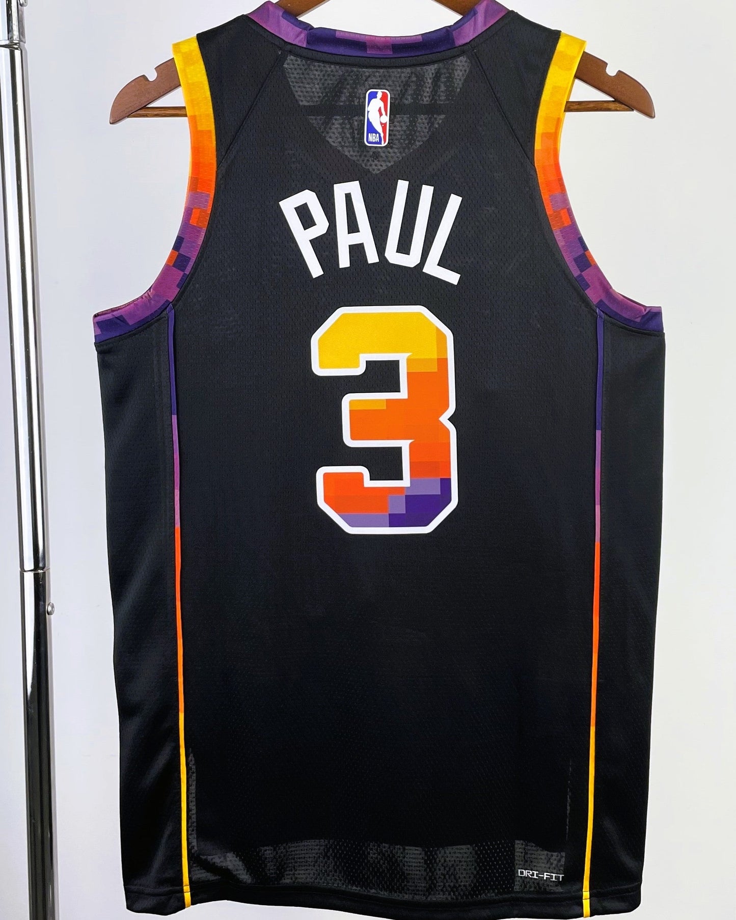 PAUL CHRIS (PHO)