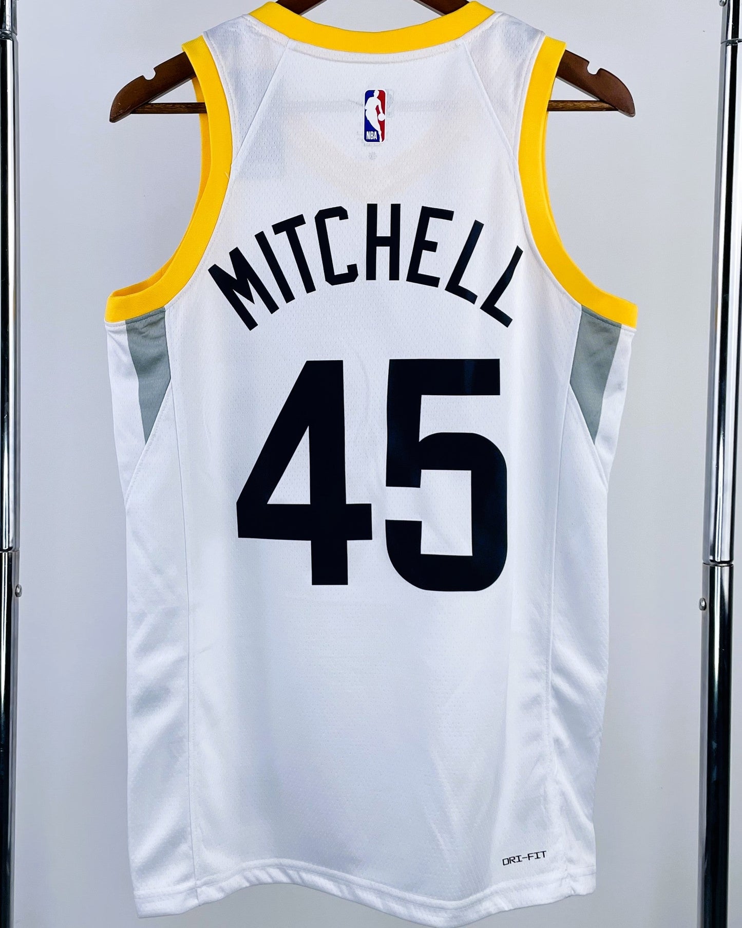 MITCHELL DONOVAN (UTA)