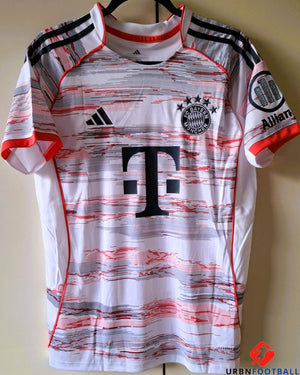 MULLER THOMAS 2025-26 (Bay M)