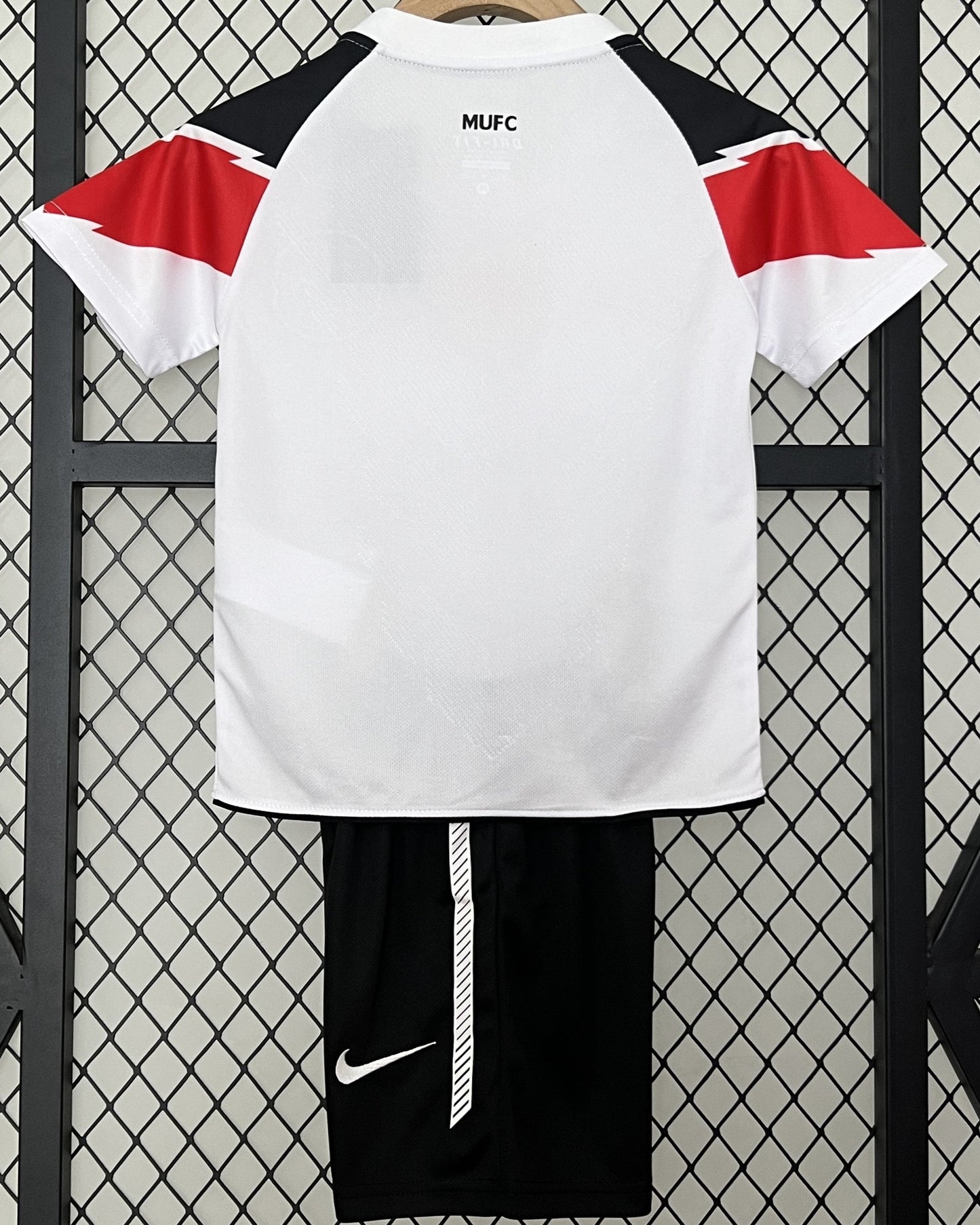 MANCHESTER UNITED kid kit