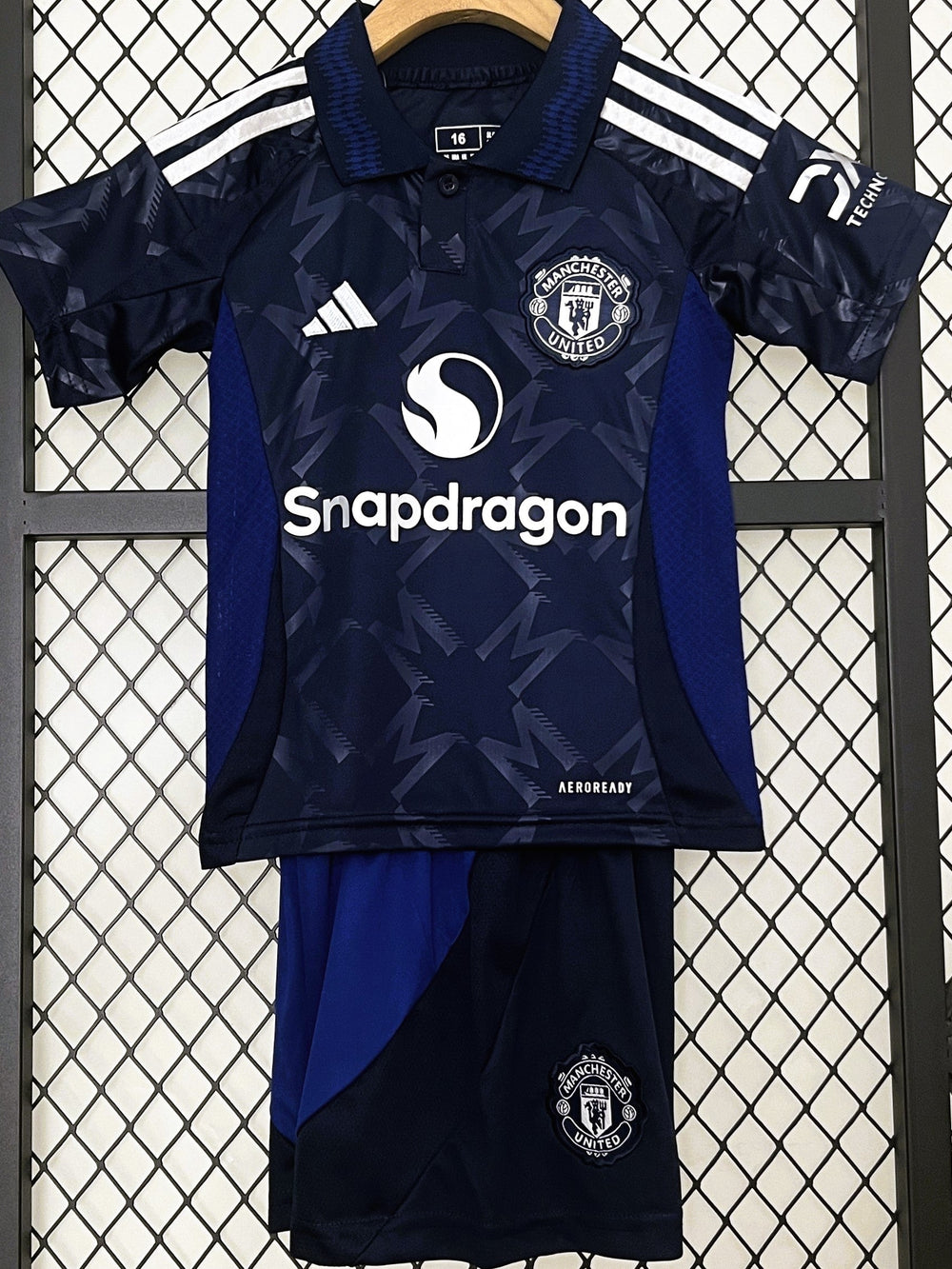 MANCHESTER UNITED kid kit