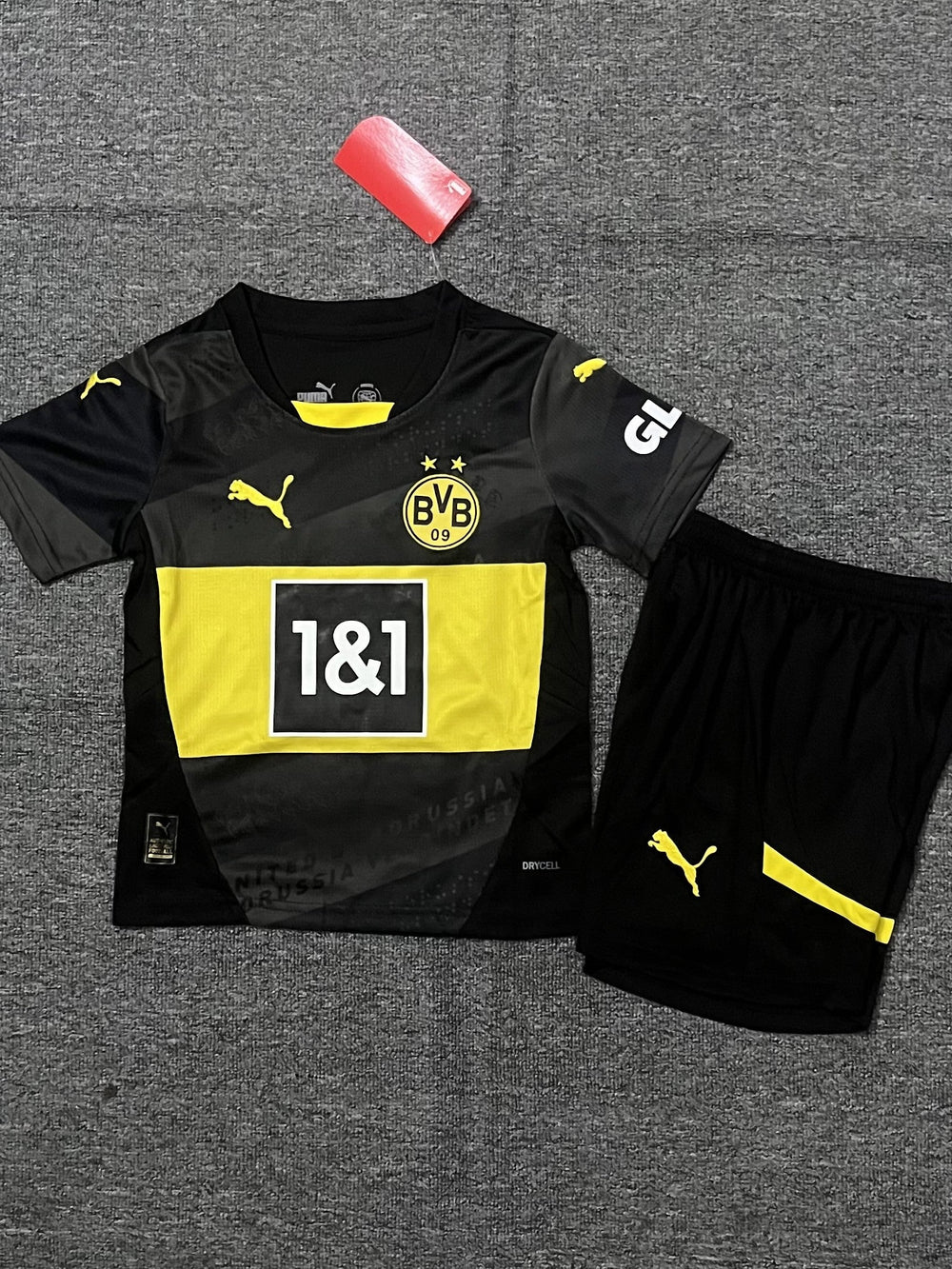 BORUSSIA DORTMUND kid kit