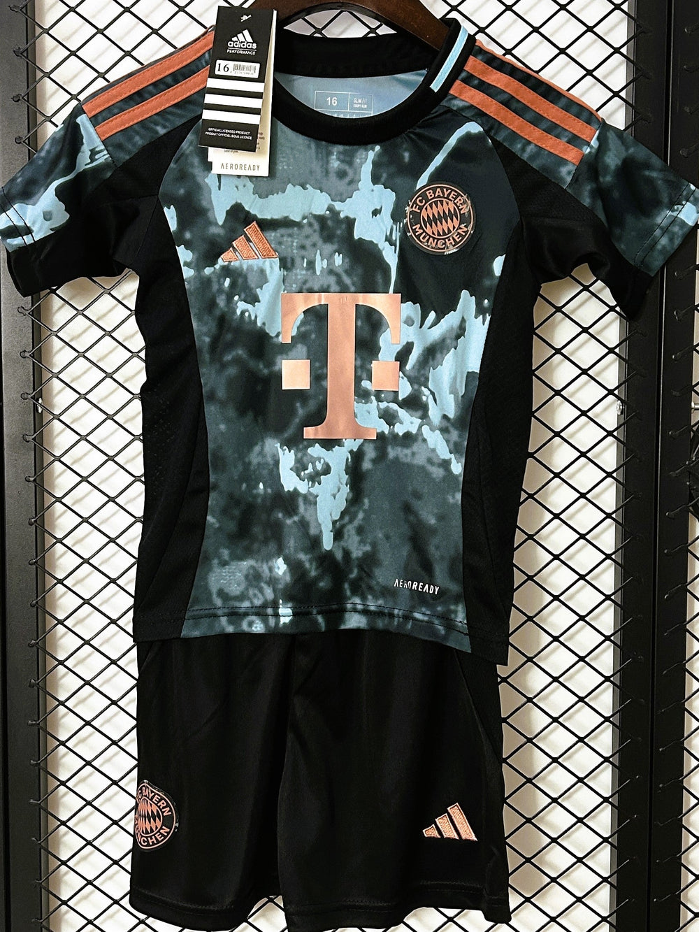 BAYERN MUNCHEN kid kit