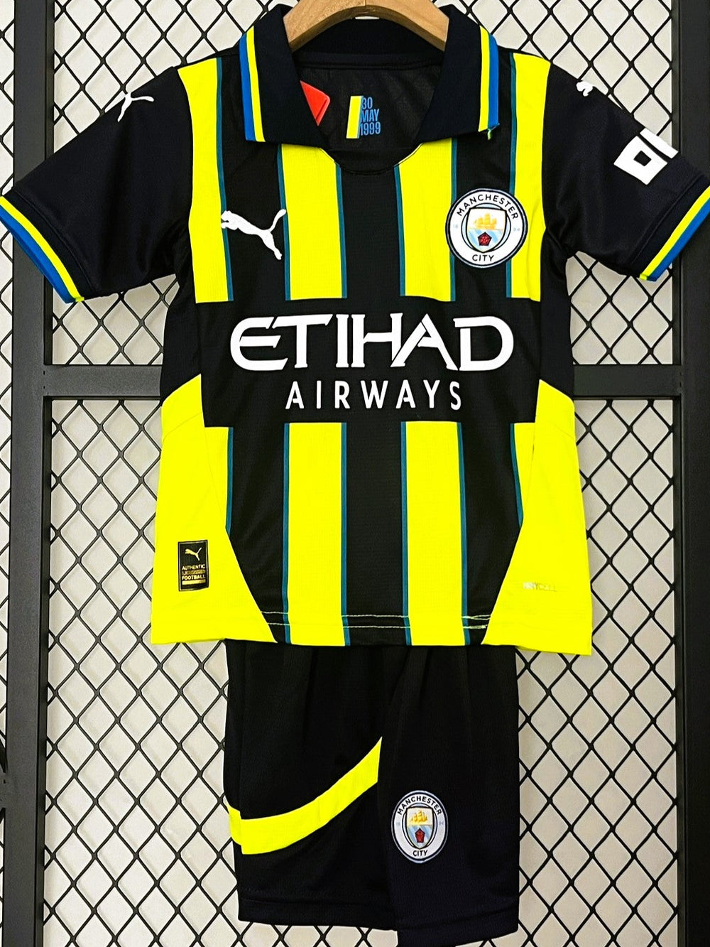 MANCHESTER CITY kid kit