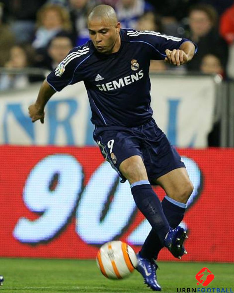 RONALDO 2005-06 (Real M)