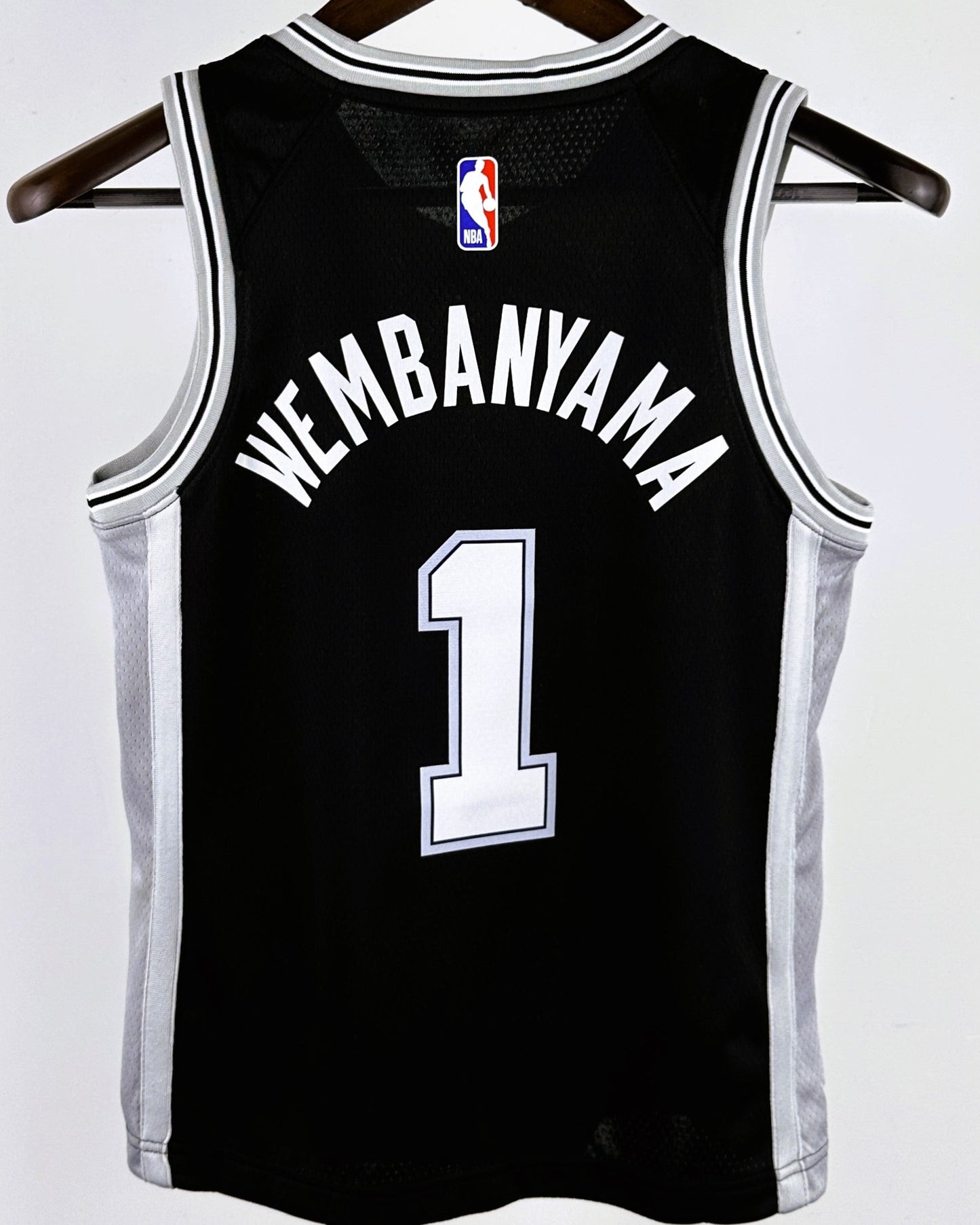 WEMBANYAMA VICTOR (kid jersey)